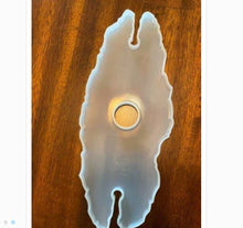 Load image into Gallery viewer, Geode Wine Butler