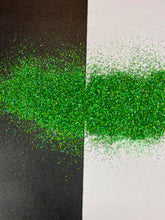 Load image into Gallery viewer, Emerald Green 1/128