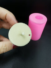 Load image into Gallery viewer, Studded Tumbler
