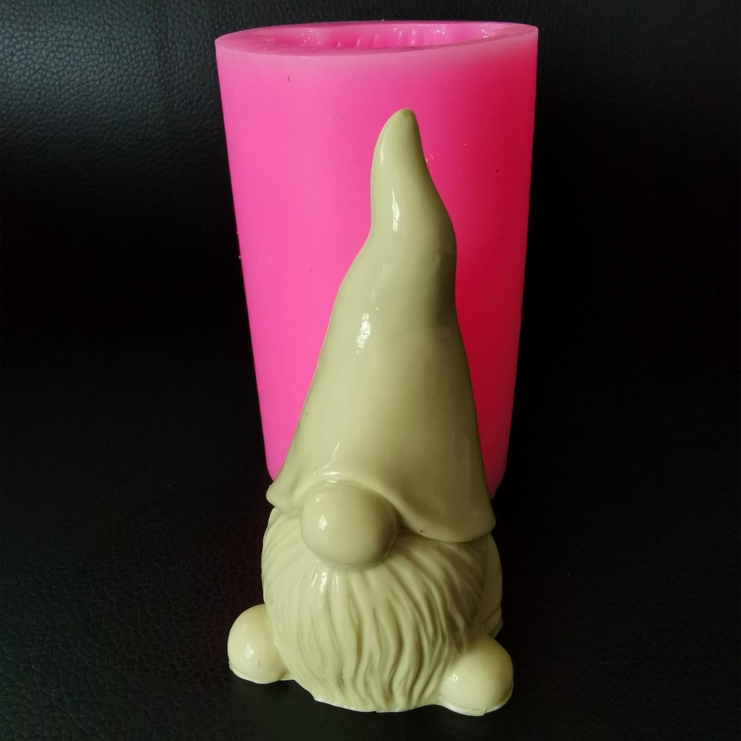 Gnome  2.5 inch tall